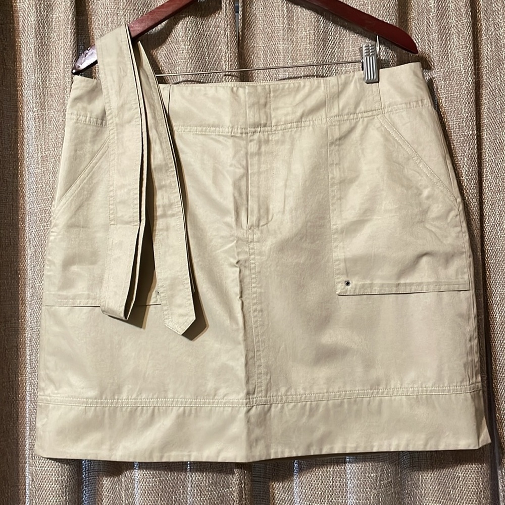 $25 Banana Republic Tan Classic Style Skirt Size 14 BRAND NEW